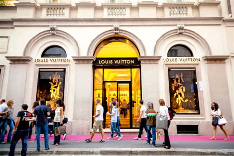 louis vuitton milan outlet|buying louis vuitton in milan.